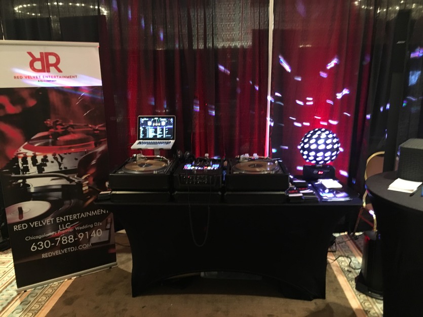 DJ in Carol Stream - Red Velvet Event DJ's & Photo Booth