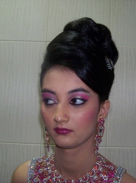 Make-up / Hair Stylists in Aldie - SHRUTI'S BRIDAL MAKE-UP ARTISTRY - HAIR UPDO'S , Henna Artist , - 703-542-7199 ( Va/Dc/Md)