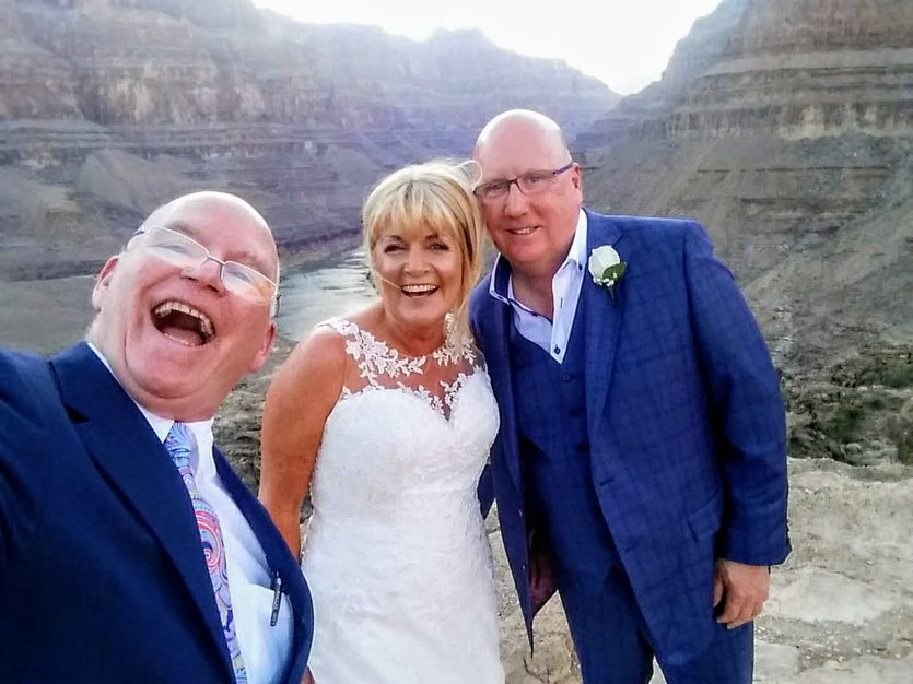 Officiants in Henderson - Johnn Jones Las Vegas Wedding Minister