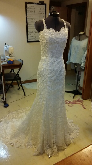 Dress & Apparel in Marshall - TBS BRIDAL / Tony Bud's Sewing