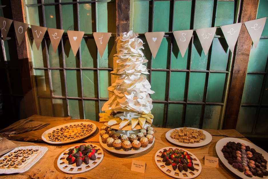 Caterers in Seattle - Emerald City Cakes and Chocolates
