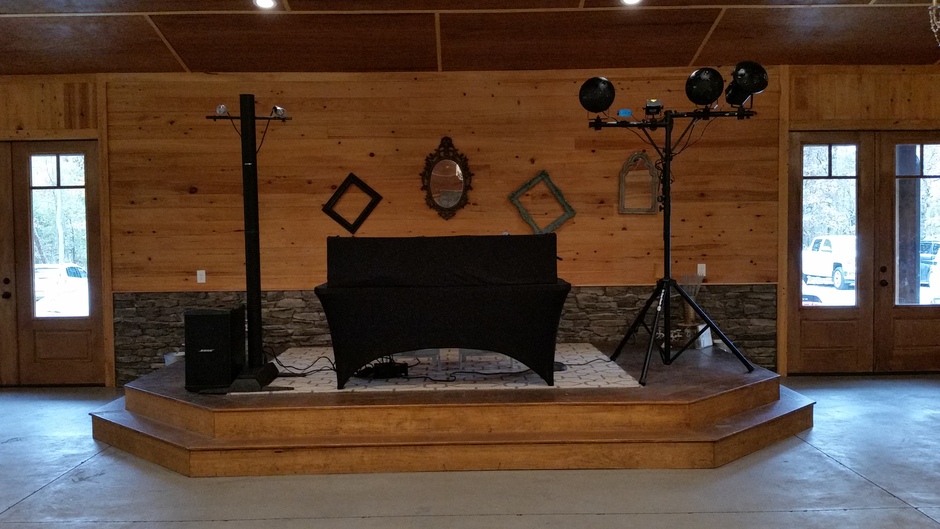 DJ in Greer - WandaWerks Entertainment Mobile DJ & Karaoke Service