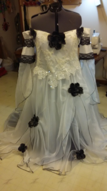 Dress & Apparel in Marshall - TBS BRIDAL / Tony Bud's Sewing