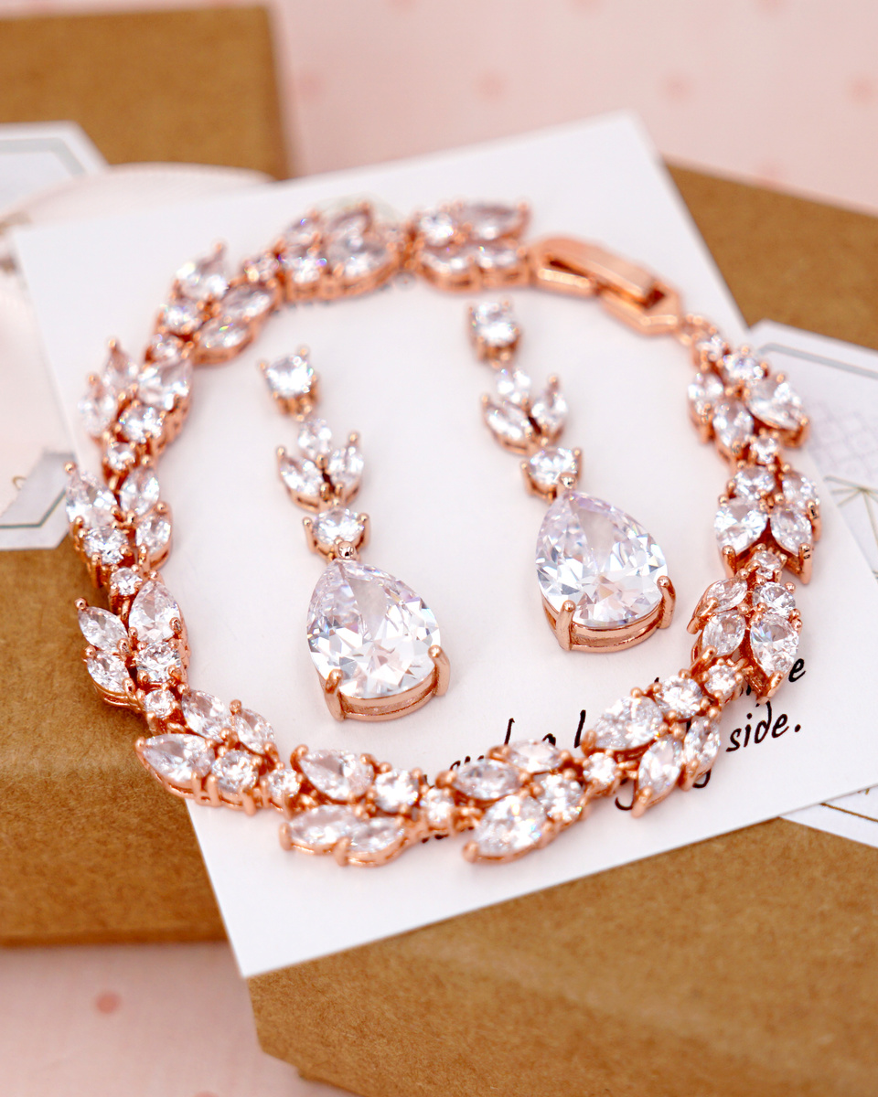 Glitz & Love Best Jewelry in Ships Anywhere Wedding Chicks