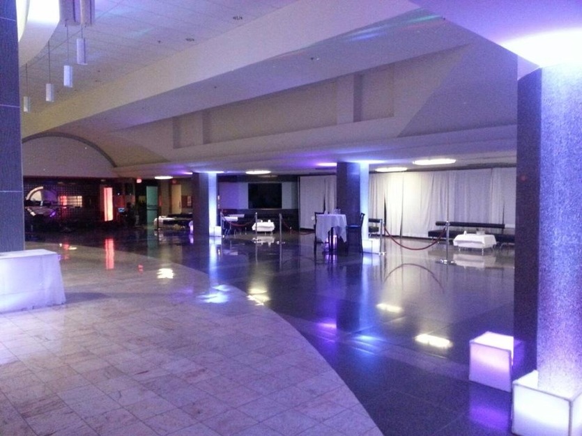 DJ in Springfield - Dj Craig G Top Floor Light And Sound