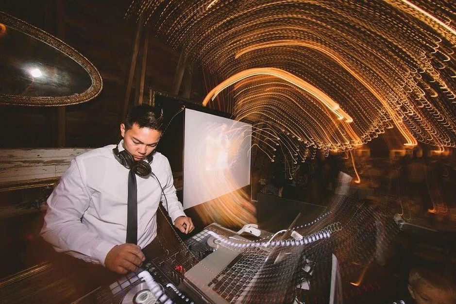 DJ in Carol Stream - Red Velvet Event DJ's & Photo Booth