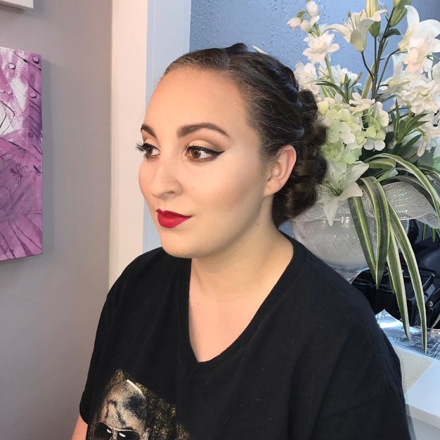 Make-up / Hair Stylists in Bethlehem - Vanesa Oliver Beauty