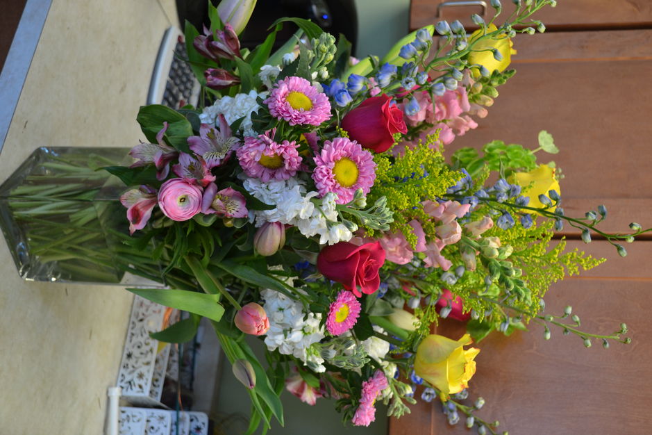 Florists in Burlington - The Bloomin' Dragonfly