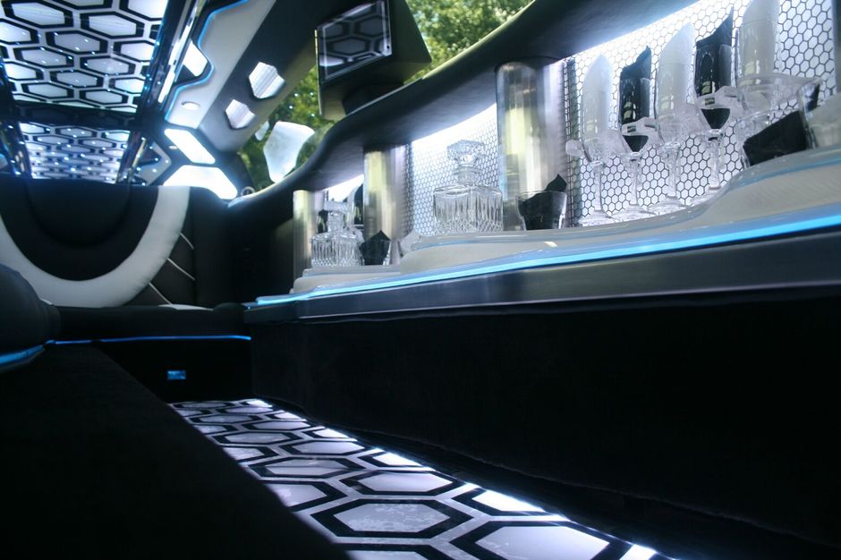Transportation in Englishtown - First Class Limousine