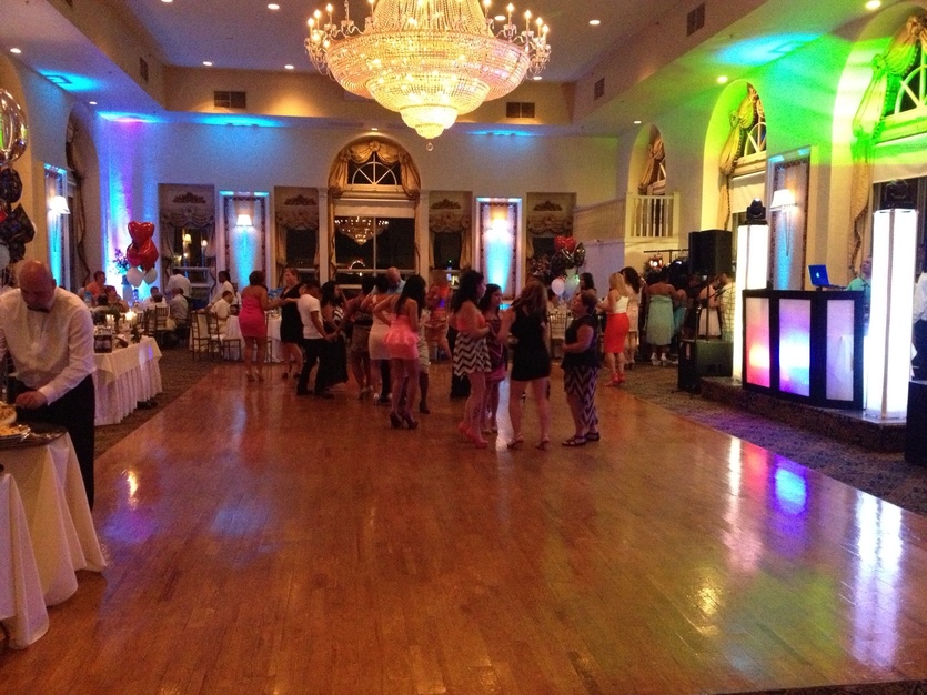 DJ in Springfield - Dj Craig G Top Floor Light And Sound