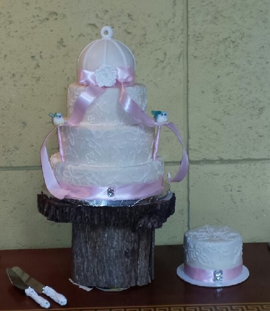 Cake in Pompano Beach - Robbie E. Custom Cakes and Pastries