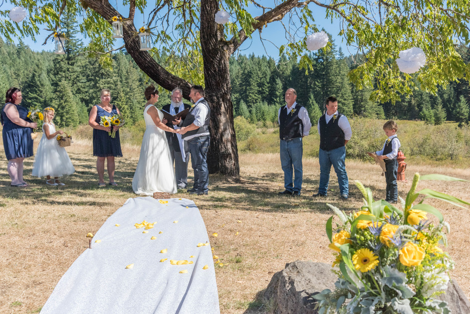 Officiants in Cathlamet - Wedding Ceremonies YOUR Way
