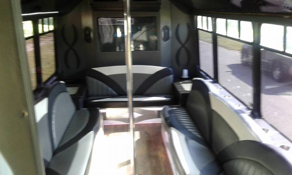 Transportation in Detroit - Ultra Party Bus Detroit