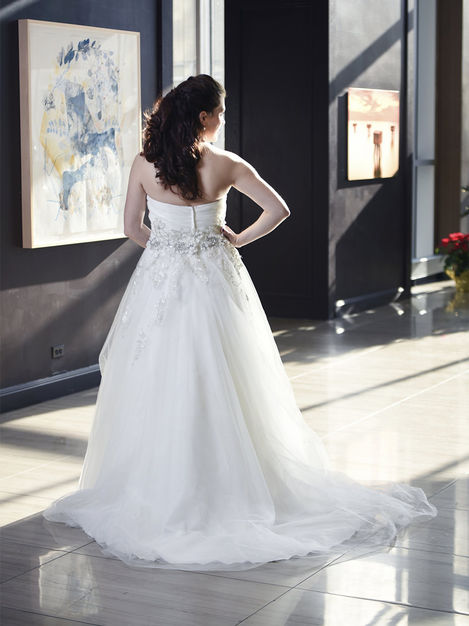 Dress & Apparel in Broadview Heights - Catan Fashions