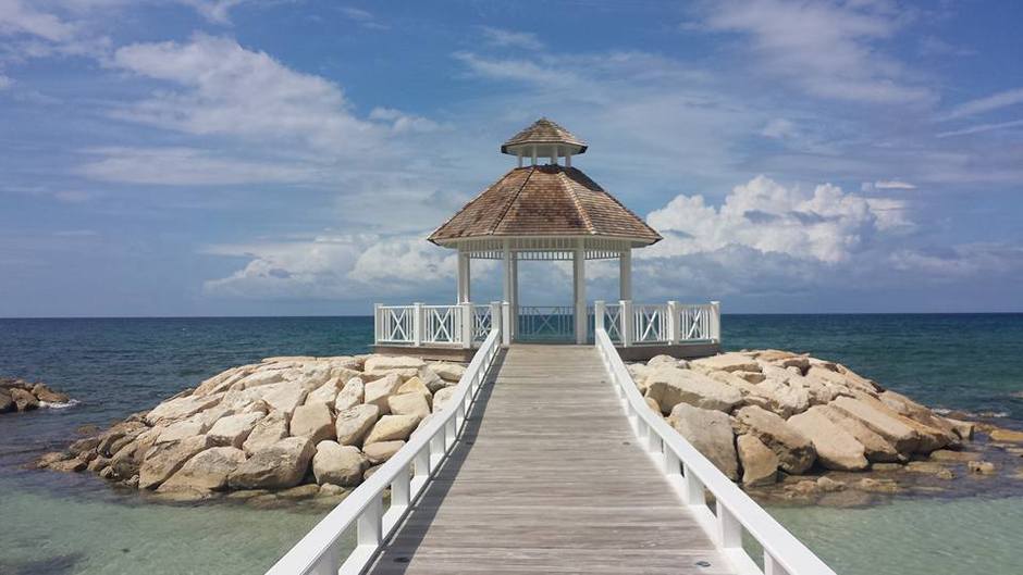 Planner in Glen Ridge - Aventina Romance Travel & Events