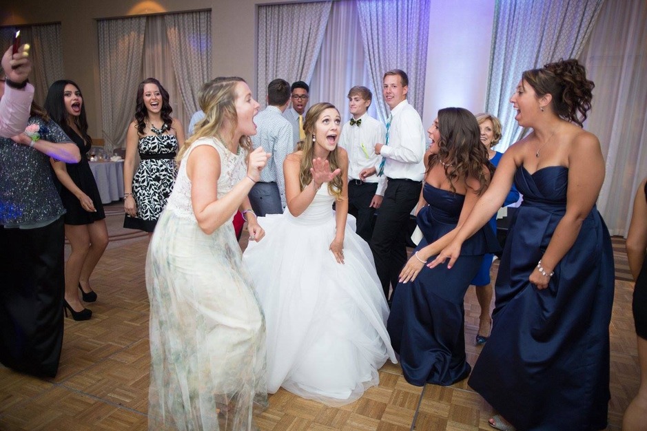 DJ in Carol Stream - Red Velvet Event DJ's & Photo Booth