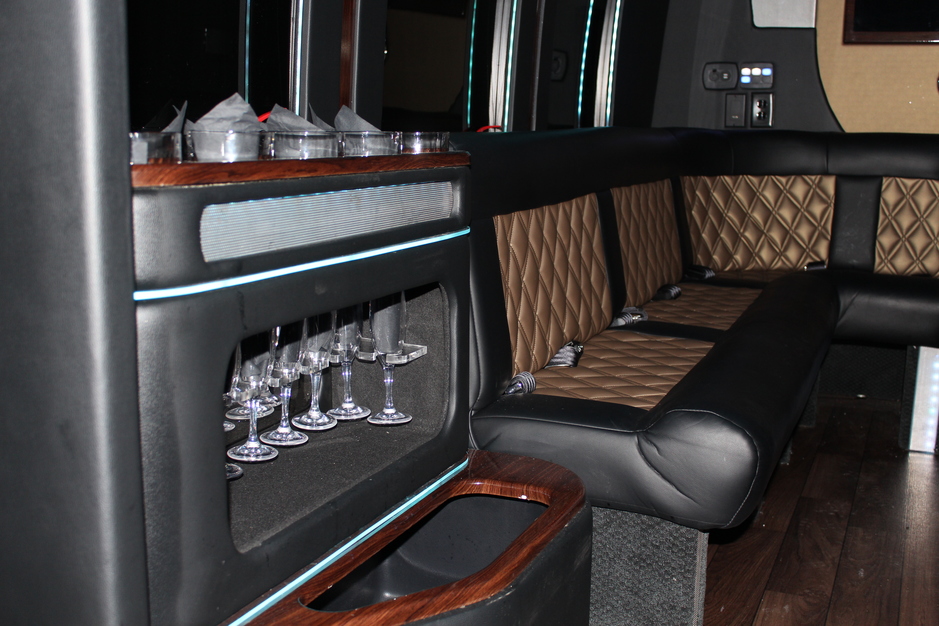 Transportation in Garden City - D & D Executive Transportation