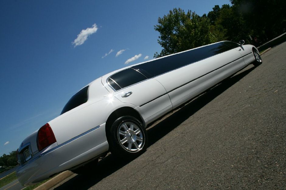 Transportation in Englishtown - First Class Limousine
