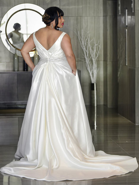 Dress & Apparel in Broadview Heights - Catan Fashions