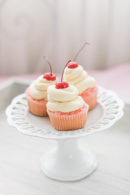 Cake in Lake Stevens - Flour & Girl