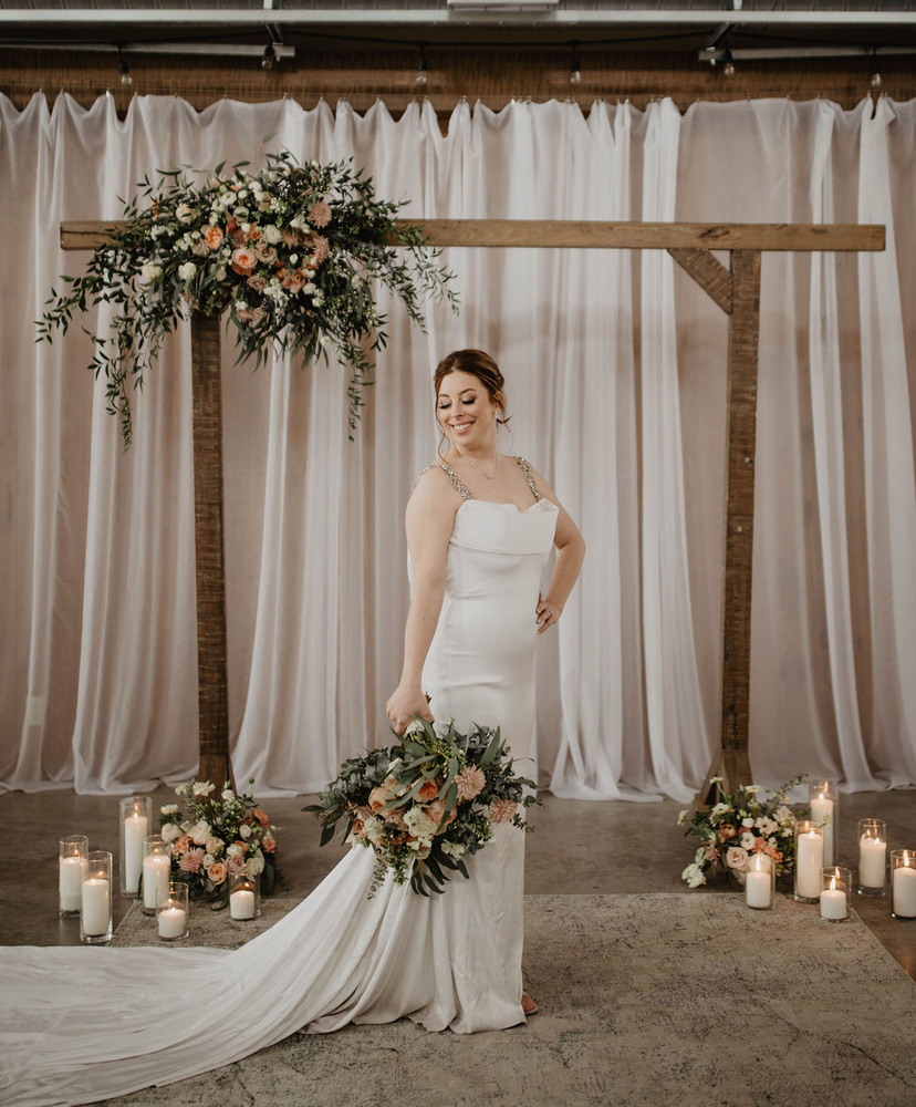 Classic But Chic Spring Wedding At Hawthorn Estates