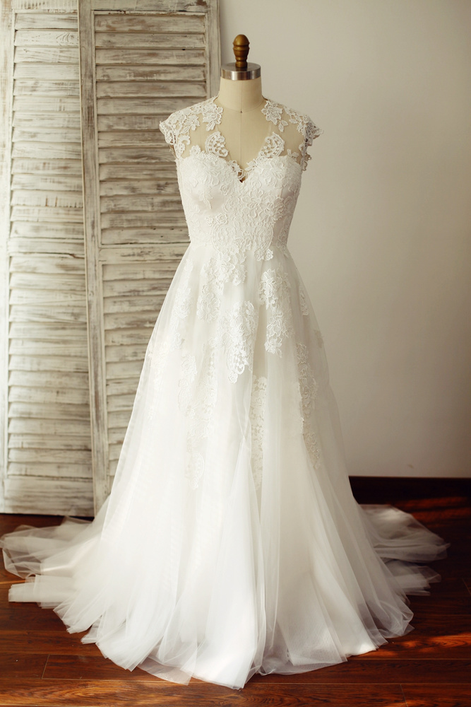 10 Stunning Sweetheart Neckline Wedding Dresses You'll Love