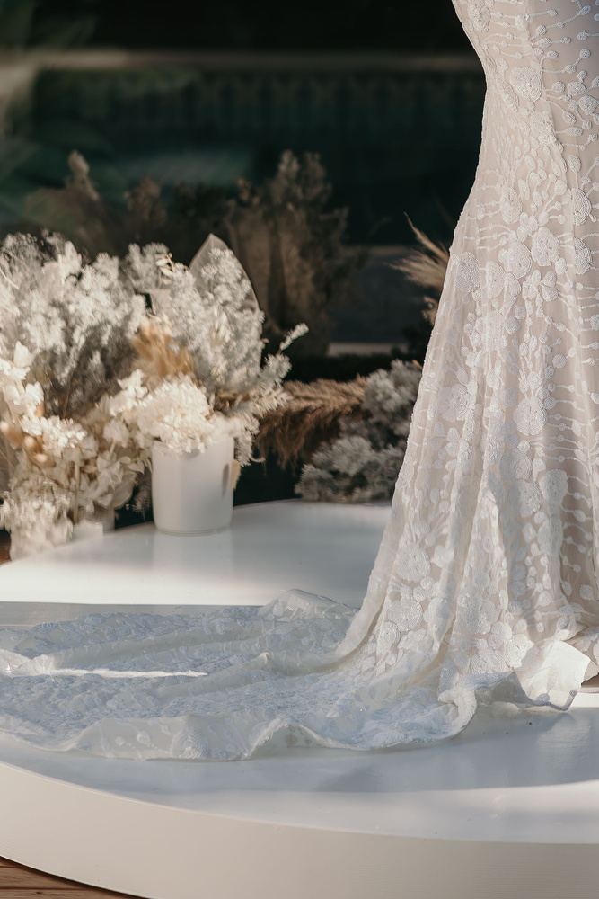 A Dreamy Poolside Elopement