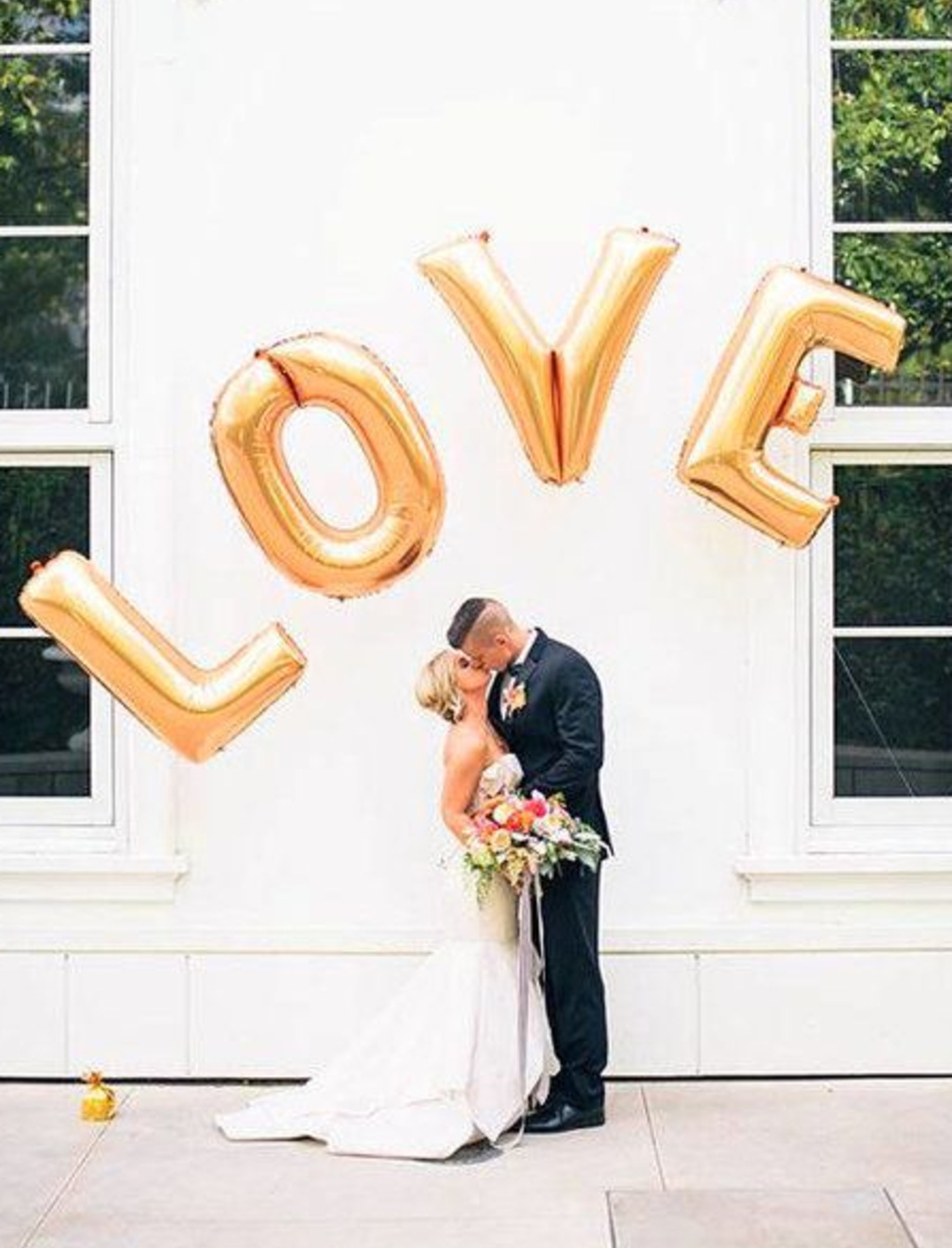 Simple & Elegant Gold Wedding Style