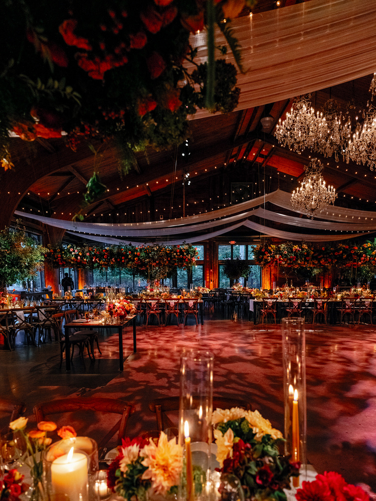 Breathtaking Arrangements For A Farm Nyc Wedding At Cedar Lakes Estate