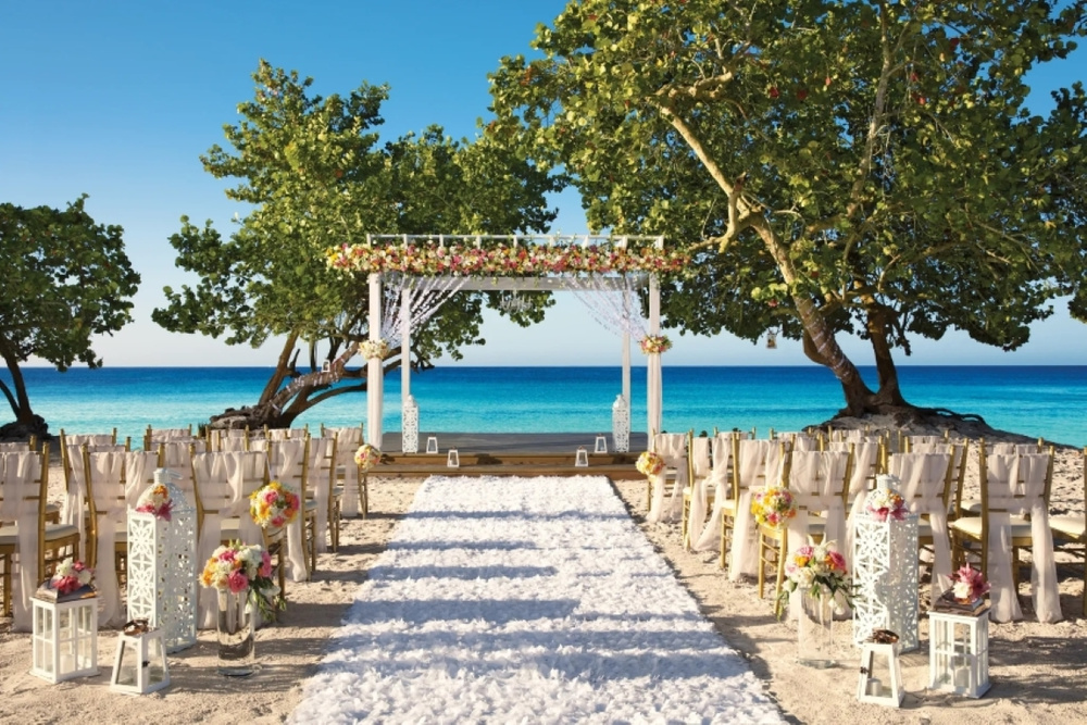 10 Amazing Destination Wedding Packages Under $20,000
