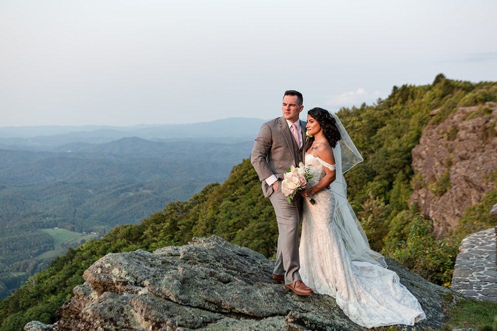 How Wedding Signage Helps Guests Navigate Your Event