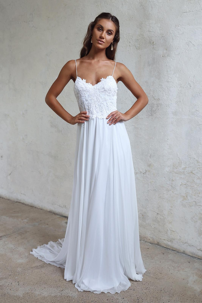 Stunning Wedding Dresses Under $200 For A Budget Friendly Wedding