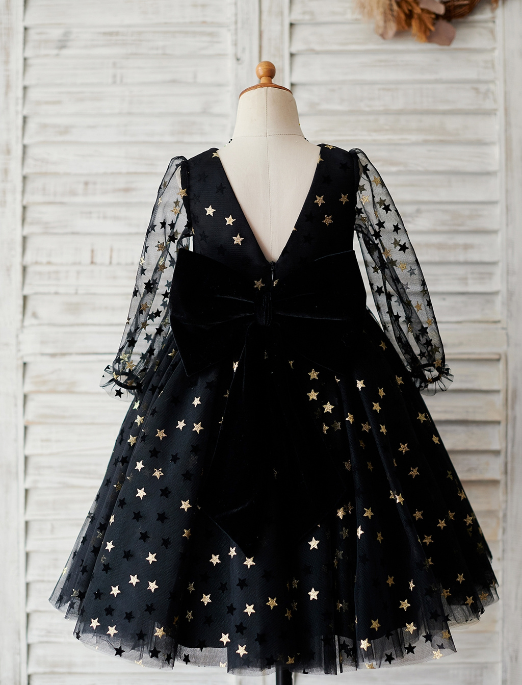 Can Flower Girl Wear Black Dress At The Wedding?