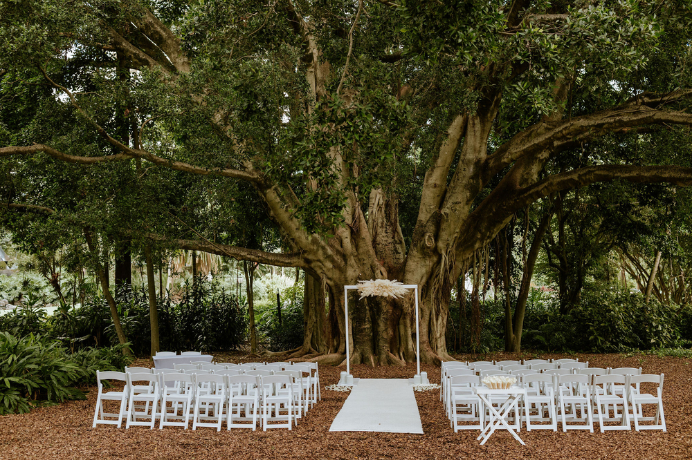 A Fun & Playful Brisbane City Botanic Gardens Wedding