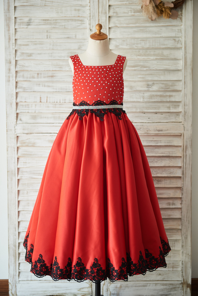 Red Flower Girl Dresses For A Romantic Valentine's Day Wedding