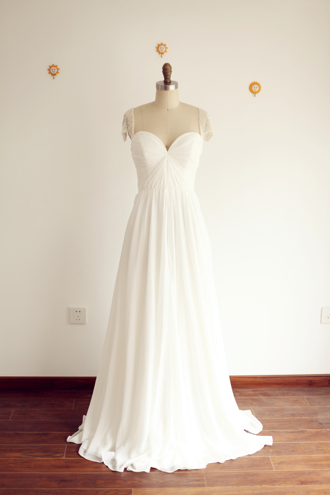 10 Stunning Sweetheart Neckline Wedding Dresses You'll Love