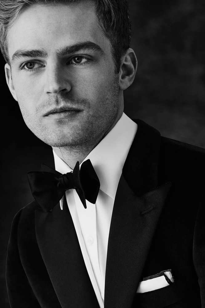 Looks For The Groom & His Men