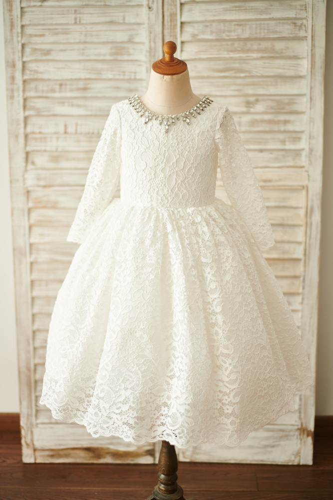 Top 12 Lace Flower Girl Dresses Perfect For Rustic Fall Wedding