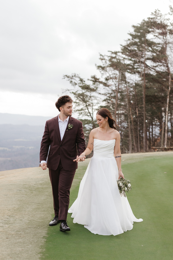 Contemporary Wedding Style Meets Mountain Scenery At Mclemore