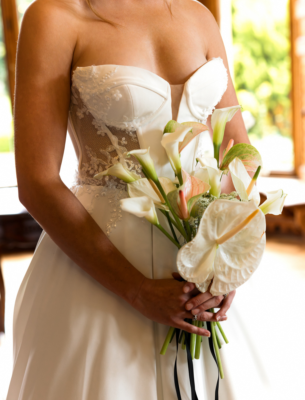 A Modern Editorial Styled Shoot At Manor By The Lake: English Elegance Reimagined