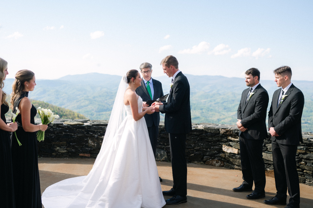 How To Create A Wedding Guest List Without Stress