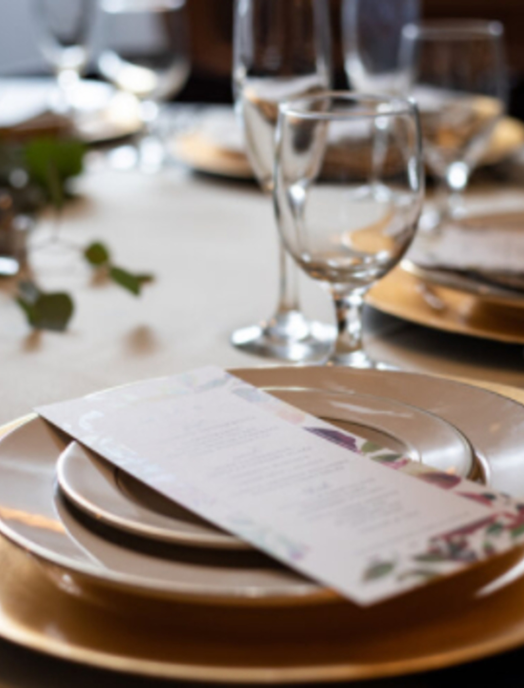 8 Ways To Make Sure Guests Remember Your Decor - Stonegate Manor