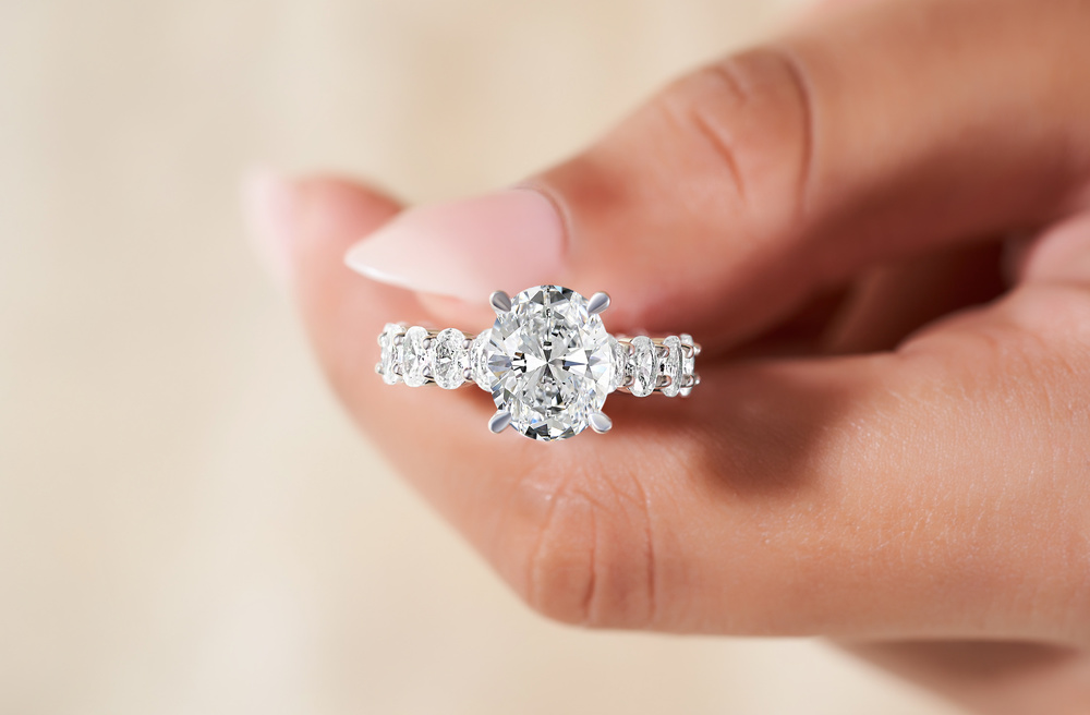 Classy Oval Cut Diamond Engagement Rings To Rekindle Your Love!