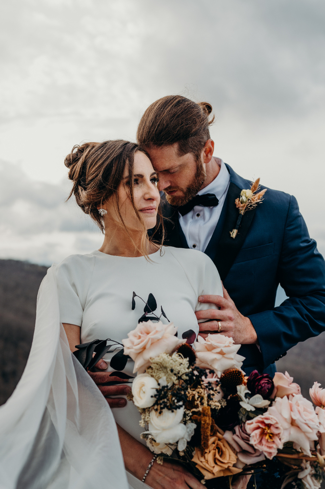 How Floral & Décor Choices Affect Photography For Your Outdoor Wedding