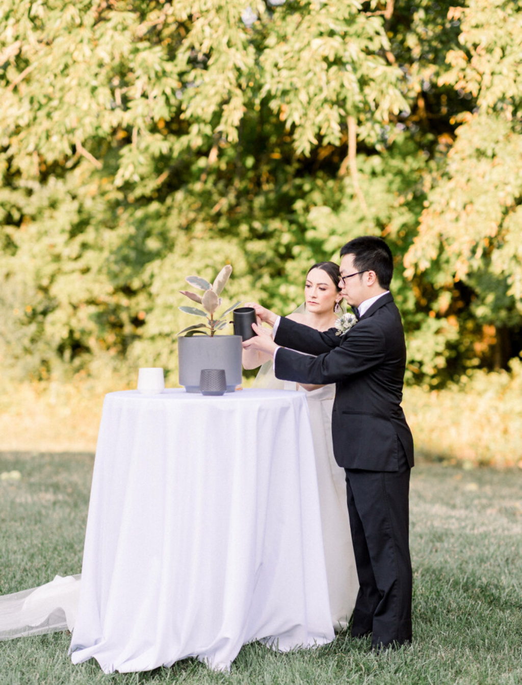 A Modern + Elegant Wedding At The Silo