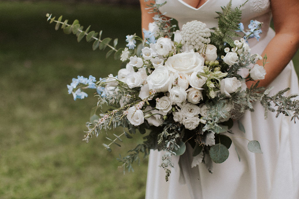 How Floral & Décor Choices Affect Photography For Your Outdoor Wedding