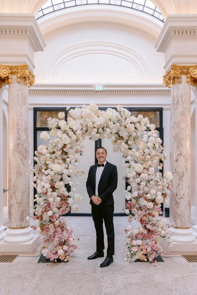 A Fairytale Wedding At Domaine Des Halles: Embracing Romance Amidst A Light Rain