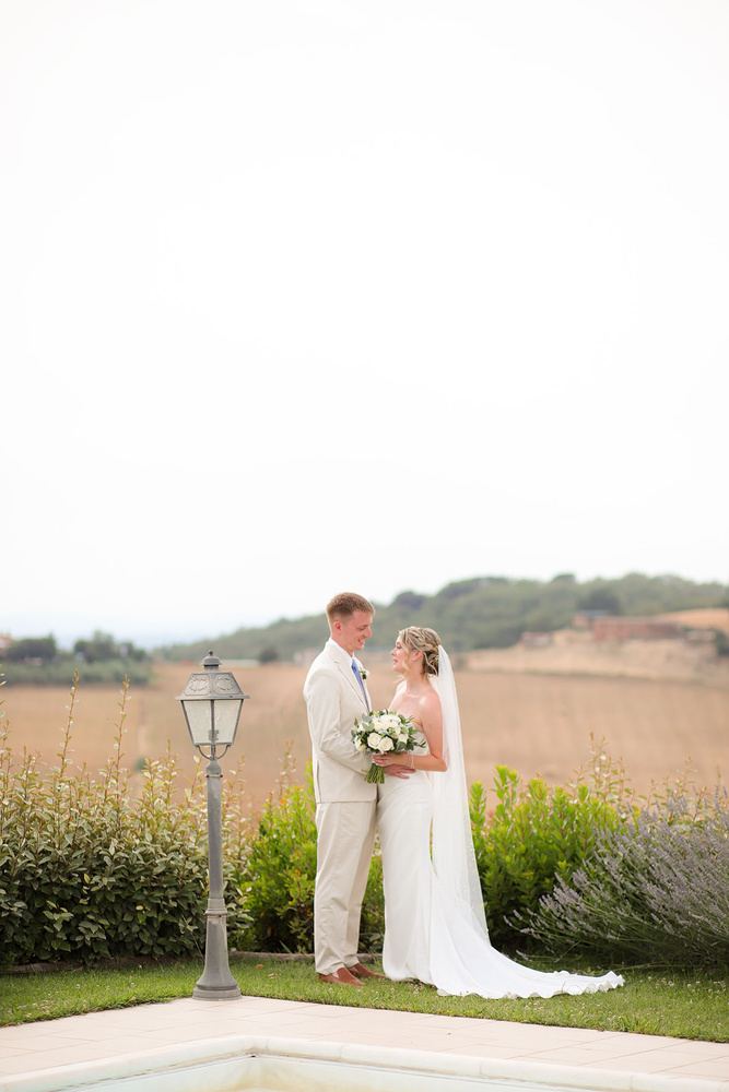 An Intimate Wedding Among Umbria And Tuscany Capture The Magic Of Your Destination Wedding In Italy.