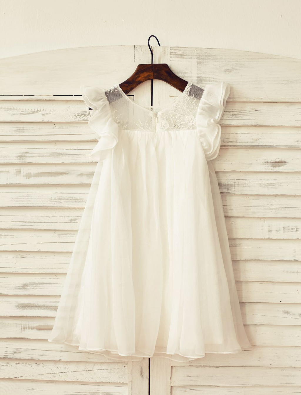 Bohemian Wedding? Get Inspired By These Flower Girl Bohemian Looks