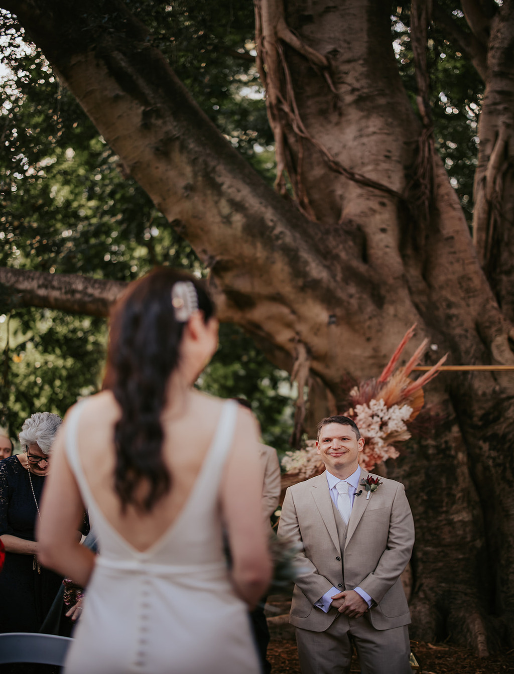 Dreamy Wedding In Brisbane City Beneath A Fig Tree